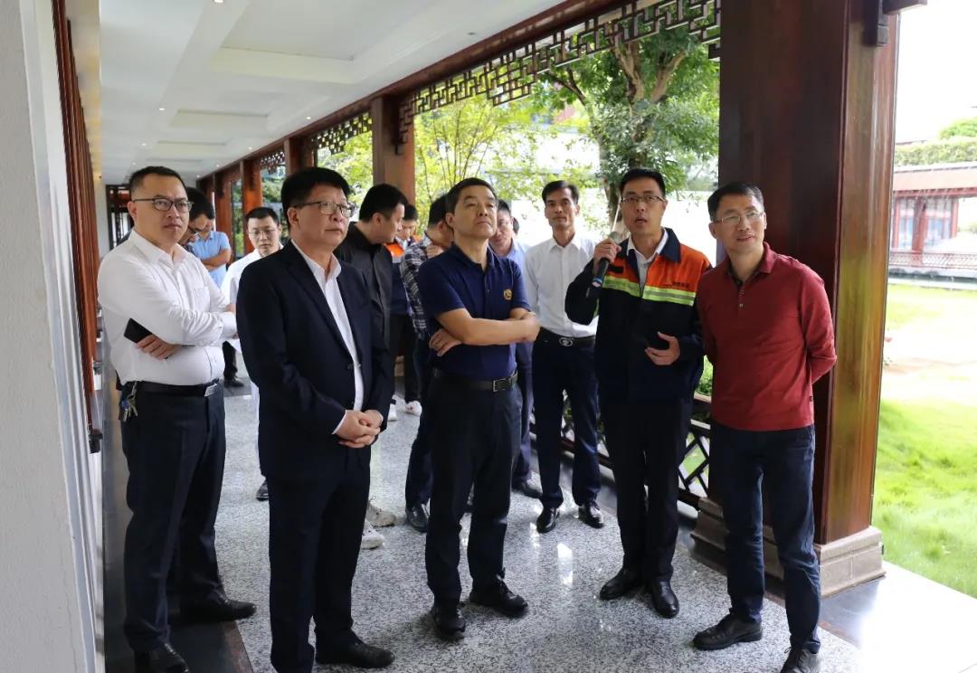 1757066175998560 1757066175998560